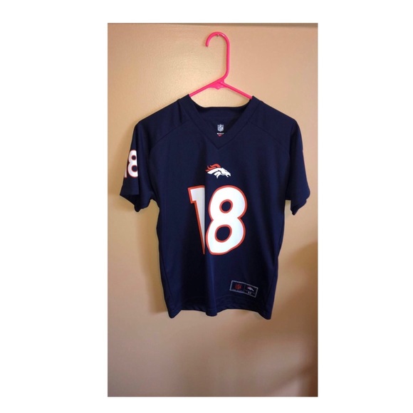 Tops - Broncos jersey